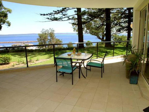 2 'Magnus Pines' 52-56 Magnus Street - Stunning Unit With Aircon, Water Views & Foxtel - Accommodation Bookings 3