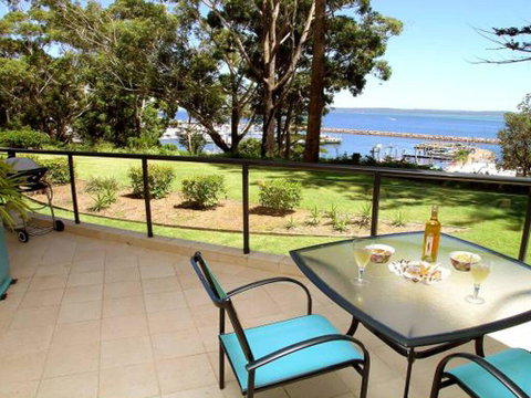 2 'Magnus Pines' 52-56 Magnus Street - Stunning Unit With Aircon, Water Views & Foxtel - Accommodation Bookings 0