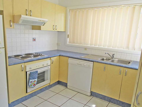 2 'Mahi Mahi', 5 Achilles Street - 3 Bedroom Between Shoal Bay And Little Beach - Accommodation Bookings 3