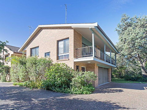 2 'Plattens' 15 Kurrawa Close - Great Duplex So Close To The Water - Accommodation Bookings 0