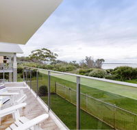 2 'The Helm' 22 Voyager Cl - Stunning waterfront unit with Air Conditioning - Accommodation Bookings