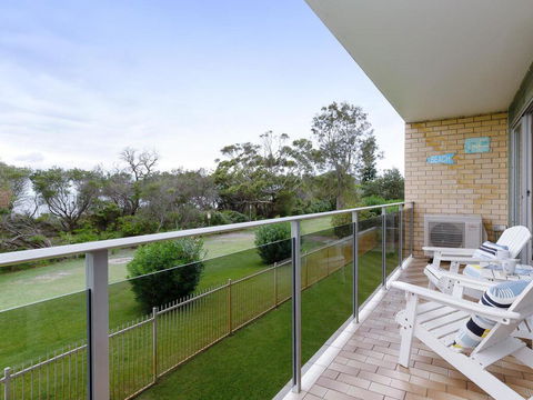 2 'The Helm' 22 Voyager Cl - Stunning Waterfront Unit With Air Conditioning - Accommodation Bookings 1