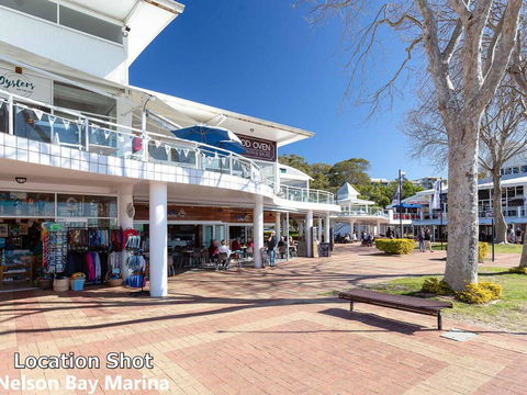 2 'Tradewinds', 110 Victoria Parade - Fantastic Unit With Waterviews & Close To The Marina - Accommodation Bookings 0