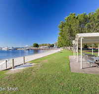 2 'Westpoint' 2 Thurlow Avenue - ground floor linen supplied views - Accommodation Bookings