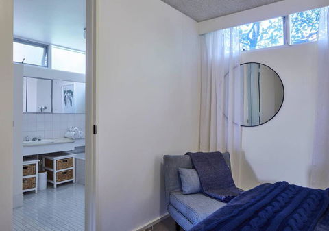 2 Bdrm South Yarra Apt With Balcony And Parking - Accommodation Bookings 1