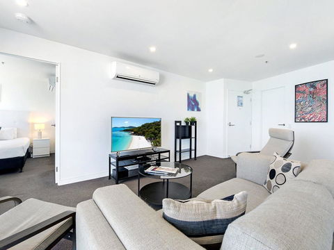 2 Bedroom Ocean View Apartment In Surfers Paradise - Accommodation Bookings 1