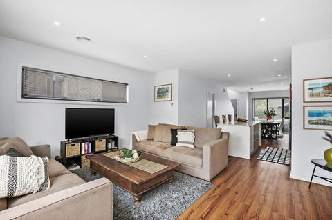 2 Bedroom Townhouse - Family & Corporate Bookings Only - Accommodation Bookings 2