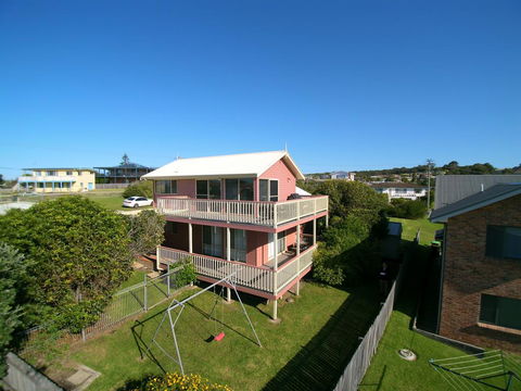 2 Jocelyn Street. Dalmeny - Accommodation Bookings 1
