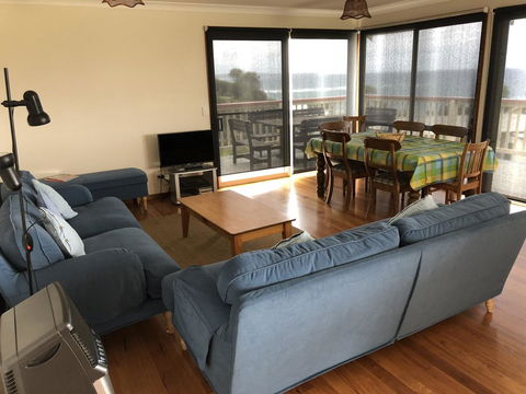 2 Jocelyn Street. Dalmeny - Accommodation Bookings 2