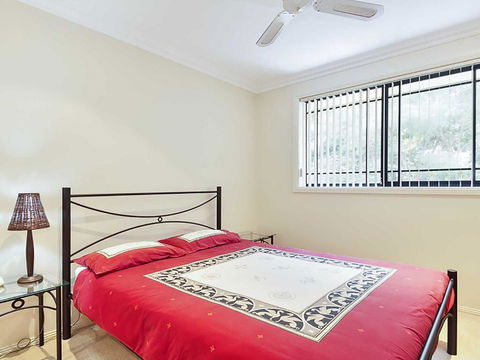 2/11a Christmas Bush Avenue - Fantastic Townhouse Close To Dutchies Beach - Accommodation Bookings 1