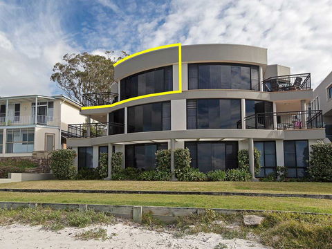 2/137 Soldiers Point Road - Luxury Unit On The Waterfront With Aircon And Free Unlimited Wi Fi - Accommodation Bookings 1