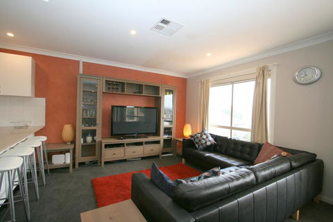 2/17 Jillamatong Street - Accommodation Bookings 0
