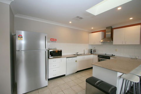 2/17 Jillamatong Street - Accommodation Bookings 2