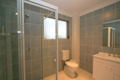 2/17 Jillamatong Street - Accommodation Bookings 3