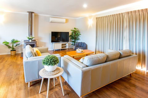 23 Martin Street - Accommodation Bookings 3