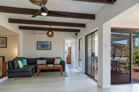 235 Mitchell Parade, Mollymook - Accommodation Bookings 1