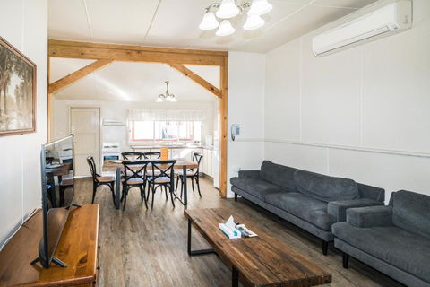 Black Gold Motel - Accommodation Bookings 1