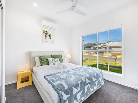 Brand New Comfy Home, 4Bedroom, Designer Furniture - Accommodation Bookings 1