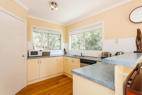 Bushlark - Accommodation Bookings 2