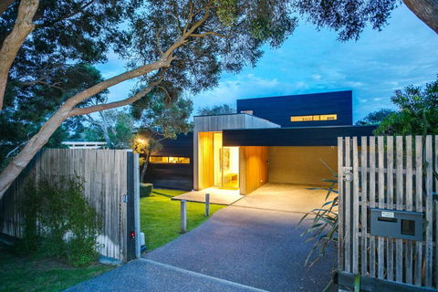 C-Escape - Accommodation Bookings 1