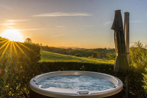 Cape Byron Suite 2, 3 With Private Lounge - Accommodation Bookings 1