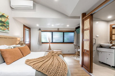 Cape Byron Suite 2, 3 With Private Lounge - Accommodation Bookings 3