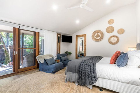 Cape Byron Suite 2, 3 With Private Lounge - Accommodation Bookings 4