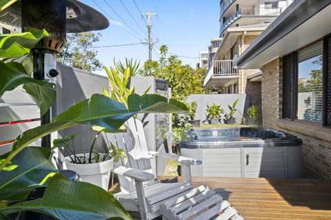 CARAVAN, BOAT & PET Friendly - RIGHT ON THE BORDER - Accommodation Bookings 1