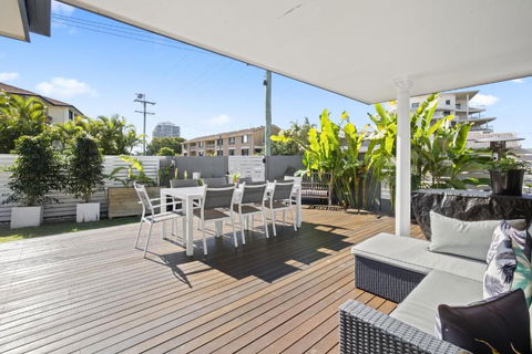 CARAVAN, BOAT & PET Friendly - RIGHT ON THE BORDER - Accommodation Bookings 0
