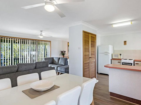 Catalina 12 Holiday House Walk To Beaches - Accommodation Bookings 4