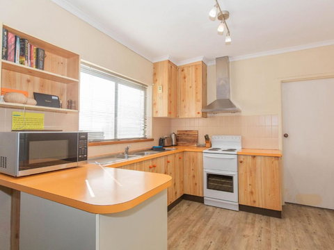Charvel 2 35 Gippsland Street - Accommodation Bookings 1