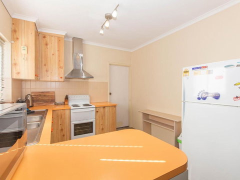 Charvel 2 35 Gippsland Street - Accommodation Bookings 2