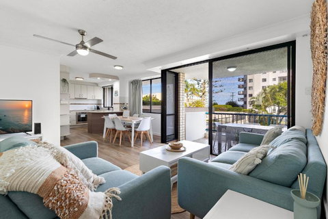Coastal Comfort 3bd Family-friendly Apt Wpool - Accommodation Bookings 1