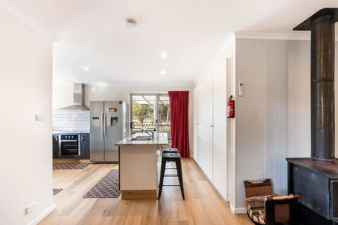 Coastal Retreat By The Beach - Accommodation Bookings 2