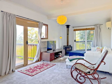 Cozy 3BR In Upwey Villa Scenic Dandenongs Mountain Views - Accommodation Bookings 3