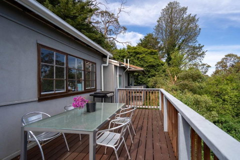 Cozy 3BR In Upwey Villa Scenic Dandenongs Mountain Views - Accommodation Bookings 1