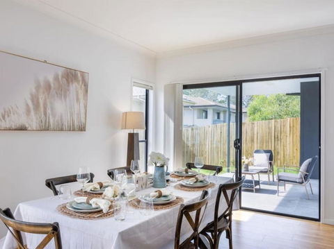 Cute 4BR Family Home In Calamvale - Accommodation Bookings 3