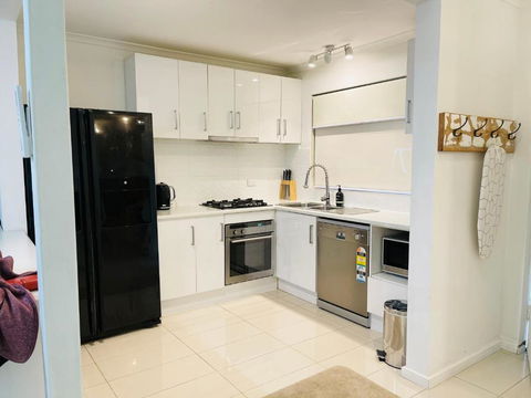 D101 Charming Apartment- Free Parking - Accommodation Bookings 1