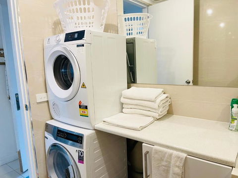 D101 Charming Apartment- Free Parking - Accommodation Bookings 3