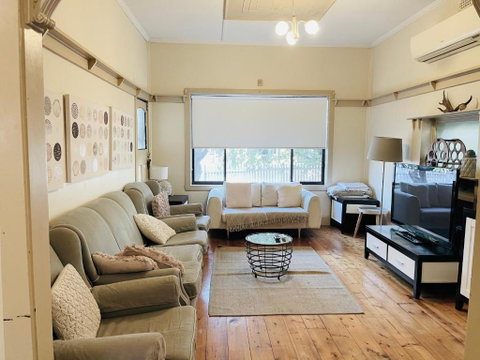 D103 Lemon Tree House - Accommodation Bookings 4