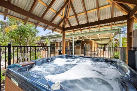 Dandjoo - Hot Tub, Fire Pit, Outdoor Entertainment - Accommodation Bookings 0