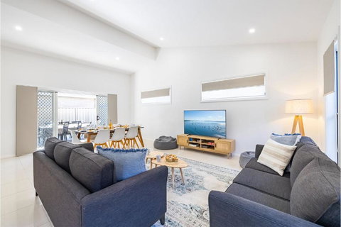 Daze On Dowling 25b Dowling Street WiFi, Air Conditioning 700 Metres To The Water - Accommodation Bookings 3