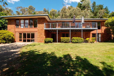 Delany Lodge - 5 Bedrooms - Accommodation Bookings 1