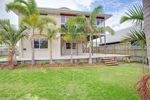 29 Cypress Avenue - Rainbow Beach, Close To The Beach With A Pool - Accommodation Bookings 0