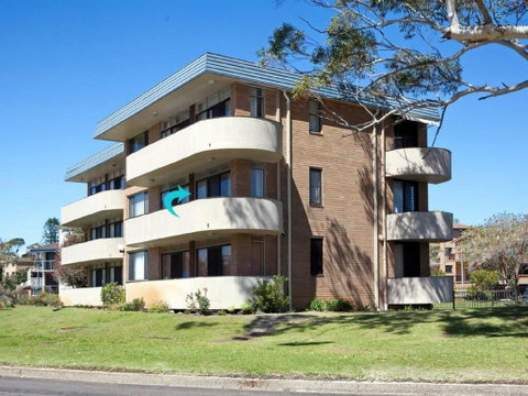 3 'COLUMBIA', 12 COLUMBIA CLOSE - LARGE UNIT WITH FANTASTIC WATER VIEWS - Accommodation Bookings 3