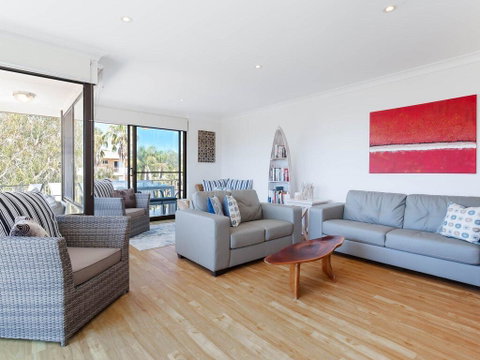 3 'ENDEAVOUR', 13 ONDINE CL - LARGE THREE BEDROOM UNIT WITH FILTERED WATER VIEWS - Accommodation Bookings 2