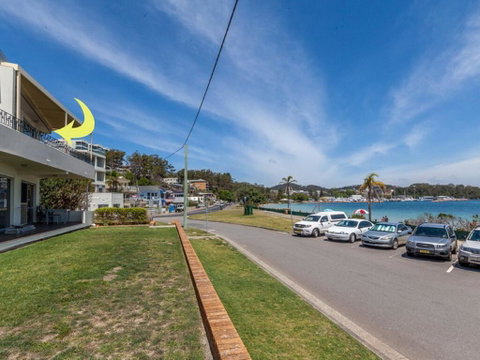 3 'Sunset' 11 Victoria Parade - Stunning Unit Right Across From The Water - Accommodation Bookings 0