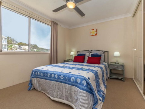 3 'Sunset' 11 Victoria Parade - Stunning Unit Right Across From The Water - Accommodation Bookings 1