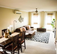 3 Bdrm House With Parking  Outdoor Entertaining - Accommodation Bookings