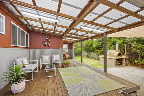 3 Macleay St, Narrawallee - Accommodation Bookings 3